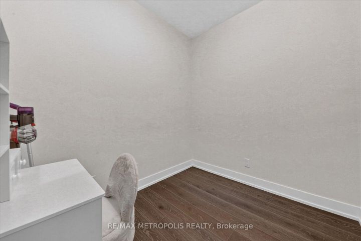 Photo 8 at 619 - 7 Kenaston Gardens, Bayview Village, Toronto