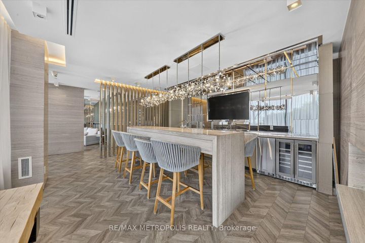 Photo 13 at 619 - 7 Kenaston Gardens, Bayview Village, Toronto