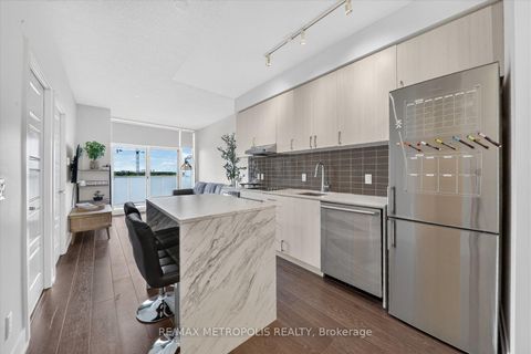 Photo 3 at 619 - 7 Kenaston Gardens, Bayview Village, Toronto