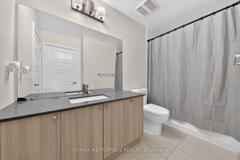 Photo 9 at 619 - 7 Kenaston Gardens, Bayview Village, Toronto