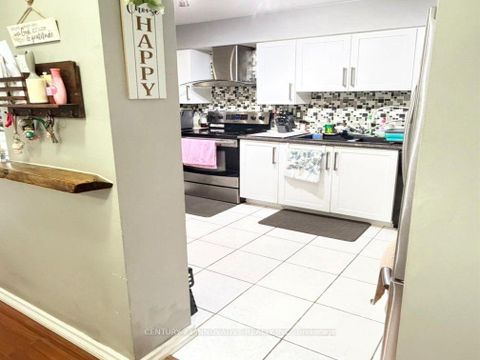 Photo 11 at Unit 207 - 1665 Victoria Park Avenue, Maryvale, Toronto