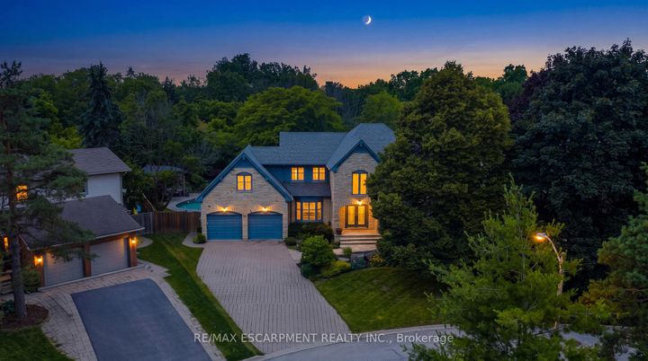 Photo 1 at 81 Flanders Drive, Waterdown, Hamilton