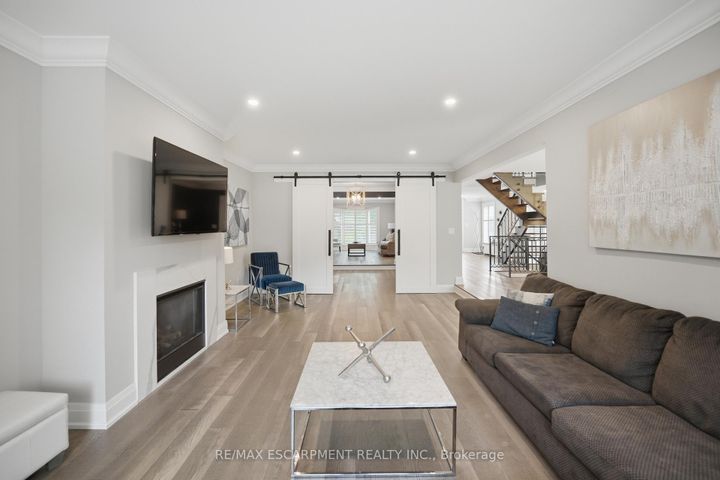 Photo 12 at 81 Flanders Drive, Waterdown, Hamilton