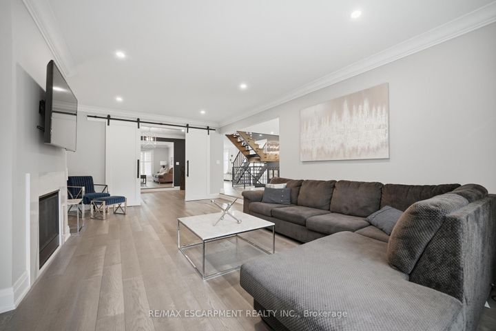 Photo 13 at 81 Flanders Drive, Waterdown, Hamilton