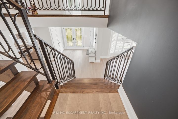 Photo 18 at 81 Flanders Drive, Waterdown, Hamilton