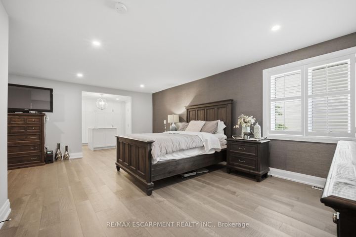 Photo 20 at 81 Flanders Drive, Waterdown, Hamilton