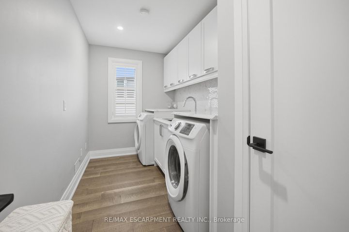 Photo 23 at 81 Flanders Drive, Waterdown, Hamilton