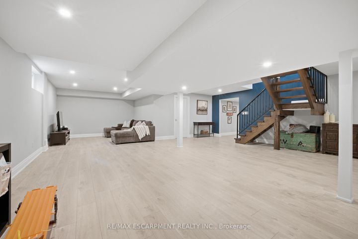 Photo 33 at 81 Flanders Drive, Waterdown, Hamilton
