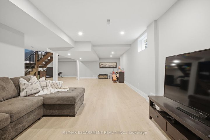 Photo 34 at 81 Flanders Drive, Waterdown, Hamilton