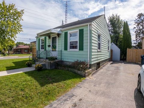 Photo 5 at 1 McCallum Court, Queensway, Toronto