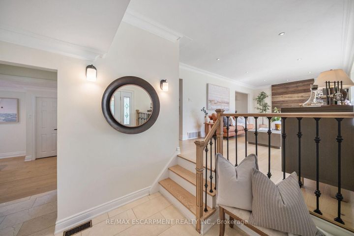 Photo 7 at 134 Fairwood Place W, Bayview, Burlington