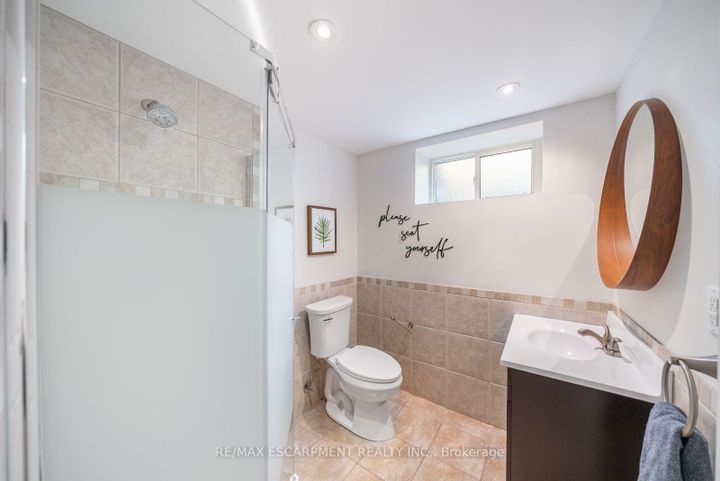 Photo 34 at 134 Fairwood Place W, Bayview, Burlington