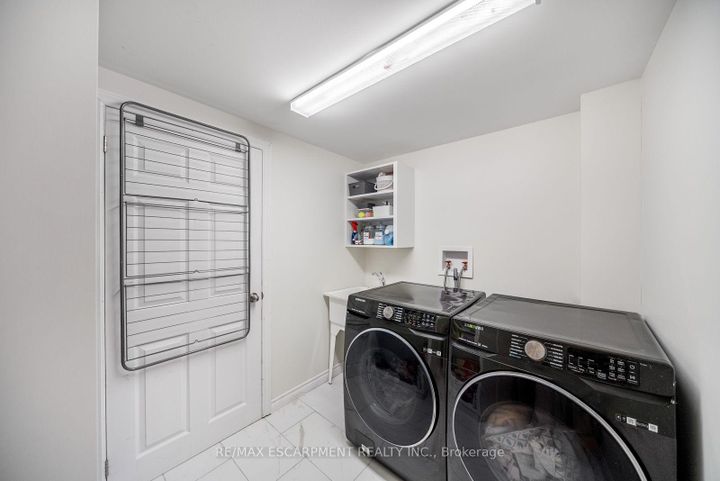 Photo 35 at 134 Fairwood Place W, Bayview, Burlington