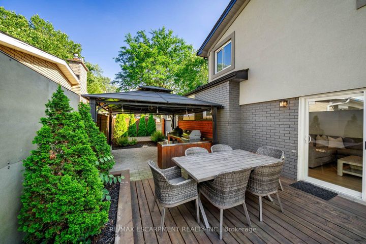 Photo 38 at 134 Fairwood Place W, Bayview, Burlington