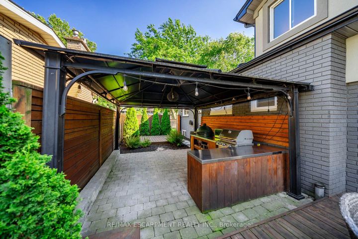 Photo 39 at 134 Fairwood Place W, Bayview, Burlington