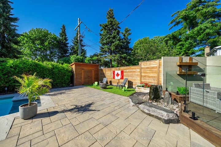 Photo 45 at 134 Fairwood Place W, Bayview, Burlington
