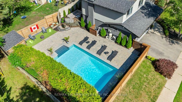 Photo 46 at 134 Fairwood Place W, Bayview, Burlington