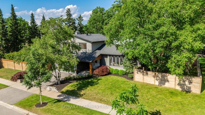 Photo 47 at 134 Fairwood Place W, Bayview, Burlington