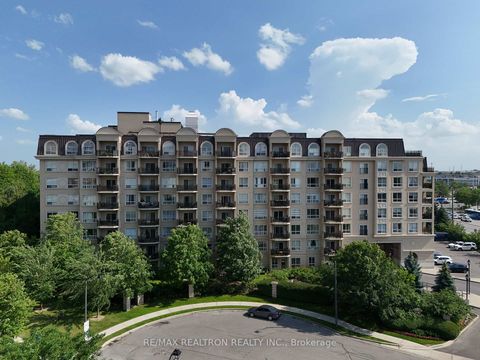 Photo 0 at 402 - 1 Maison Parc Court, Lakeview Estates, Vaughan