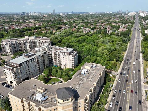 Photo 3 at 402 - 1 Maison Parc Court, Lakeview Estates, Vaughan