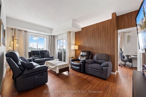 Photo 5 at 402 - 1 Maison Parc Court, Lakeview Estates, Vaughan