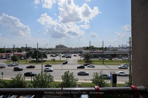 Photo 21 at 402 - 1 Maison Parc Court, Lakeview Estates, Vaughan