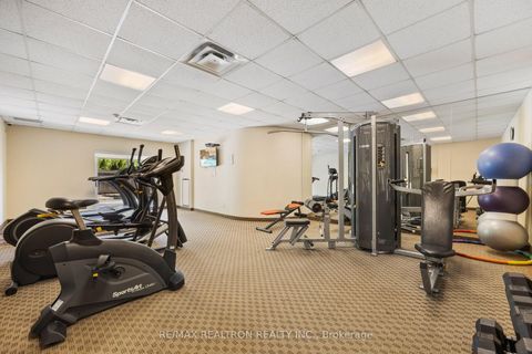 Photo 24 at 402 - 1 Maison Parc Court, Lakeview Estates, Vaughan