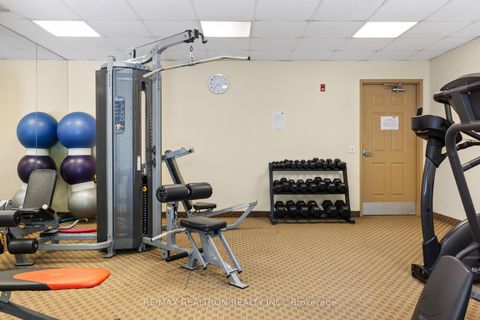 Photo 25 at 402 - 1 Maison Parc Court, Lakeview Estates, Vaughan