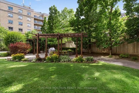 Photo 29 at 402 - 1 Maison Parc Court, Lakeview Estates, Vaughan