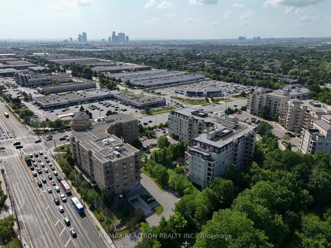 Photo 32 at 402 - 1 Maison Parc Court, Lakeview Estates, Vaughan