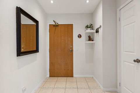 Photo 35 at 402 - 1 Maison Parc Court, Lakeview Estates, Vaughan