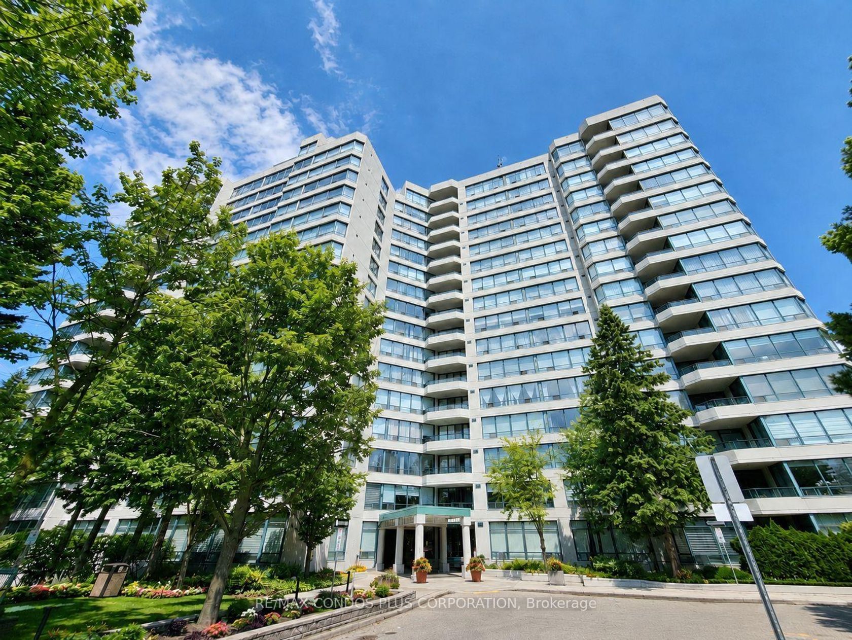 1509 - 120 Promenade Circle, Brownridge, Vaughan photo number 2