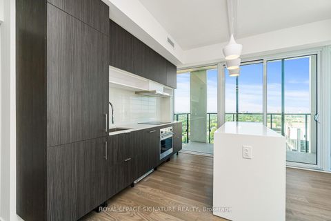 Photo 6 at 2811 - 5 Soudan Avenue, Mount Pleasant West, Toronto