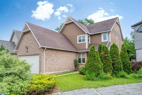 Photo 0 at 39 Newington Crescent, West Deane, Toronto