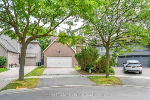 Photo 1 at 39 Newington Crescent, West Deane, Toronto