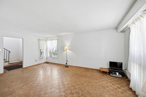 Photo 17 at 39 Newington Crescent, West Deane, Toronto