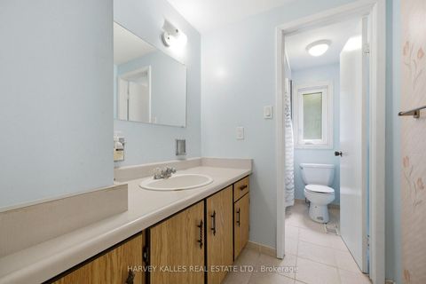 Photo 23 at 39 Newington Crescent, West Deane, Toronto
