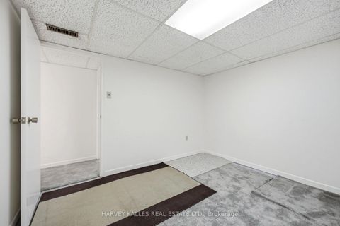 Photo 33 at 39 Newington Crescent, West Deane, Toronto