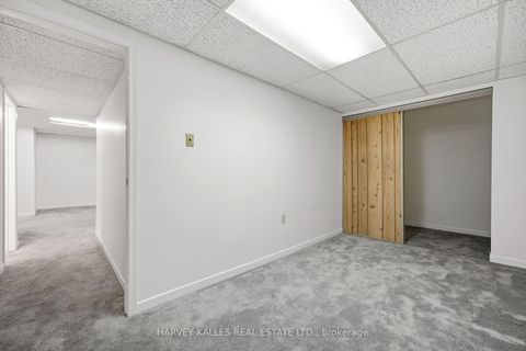 Photo 35 at 39 Newington Crescent, West Deane, Toronto