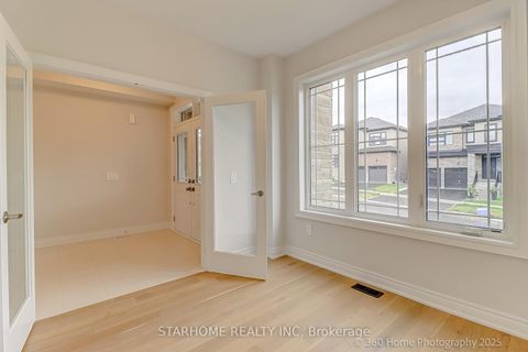 Photo 3 at 49 Bostock Drive, Keswick South, Georgina