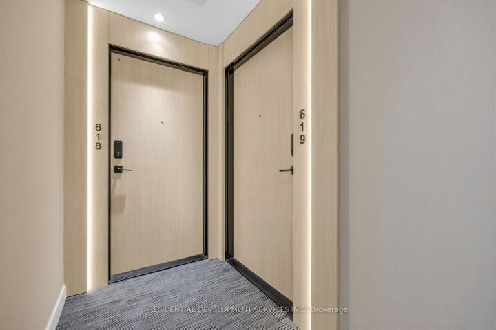 Photo 3 at 619 - 699 Sheppard Avenue E, Bayview Village, Toronto