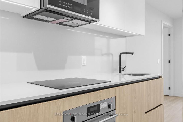 Photo 6 at 619 - 699 Sheppard Avenue E, Bayview Village, Toronto