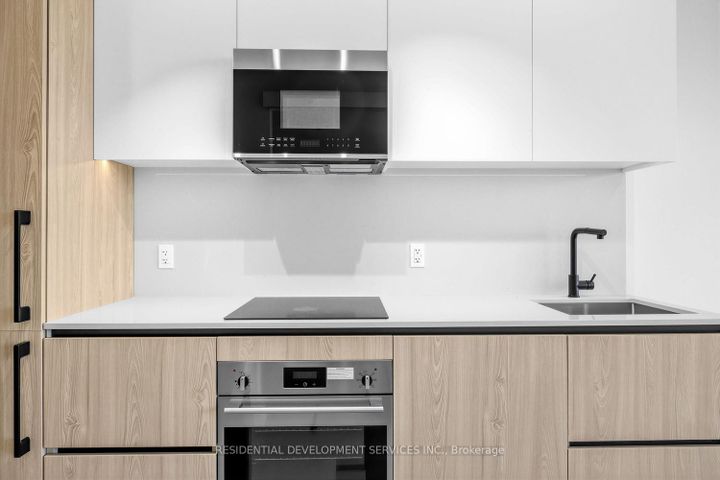 Photo 7 at 619 - 699 Sheppard Avenue E, Bayview Village, Toronto