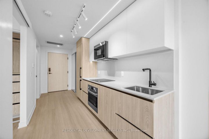 Photo 8 at 619 - 699 Sheppard Avenue E, Bayview Village, Toronto