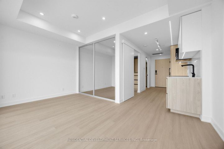 Photo 14 at 619 - 699 Sheppard Avenue E, Bayview Village, Toronto