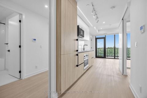 Photo 4 at 619 - 699 Sheppard Avenue E, Bayview Village, Toronto