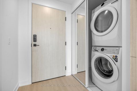 Photo 10 at 619 - 699 Sheppard Avenue E, Bayview Village, Toronto