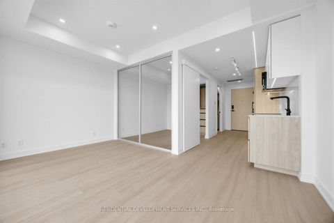Photo 14 at 619 - 699 Sheppard Avenue E, Bayview Village, Toronto