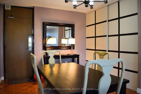 Photo 9 at 804 - 260 Scarlett Road, Smythe, Toronto