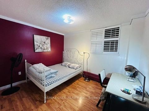 Photo 12 at 815 - 50 Lotherton Pathway, Glen Park, Toronto